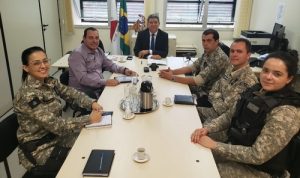 Presos de Lafaiete já contam com tornozeleira eletrônica para cumprimento de pena - reunião CL