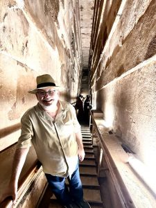 O sol nasce para todos, o problema é a sombra - 2 DENTRO DE PIRAMIDE DE QUEOPS