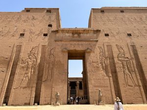 O sol nasce para todos, o problema é a sombra - 4 TEMPLO DE EDFU