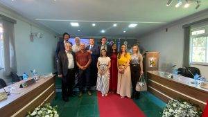 Prefeito, vice-prefeito e vereadores eleitos tomam posse em Antônio Carlos - Imagem do WhatsApp de 2025 01 02 as 09.52.10 8277e789