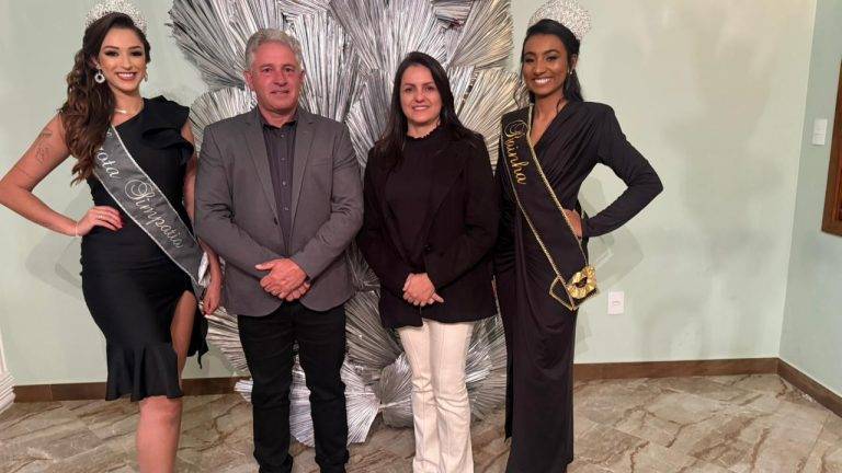 Vasconcelos apresenta as candidatas aos títulos de brotinho, super broto e rainha do 25º Festival de Morango, Rosas e Flores 3 Vasconcelos apresenta as candidatas aos títulos de brotinho, super broto e rainha do 25º Festival de Morango, Rosas e Flores - Imagem do WhatsApp de 2025 06 14 as 08.07.15 b2648207