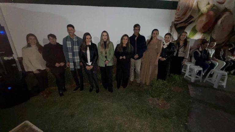 Vasconcelos apresenta as candidatas aos títulos de brotinho, super broto e rainha do 25º Festival de Morango, Rosas e Flores 8 Vasconcelos apresenta as candidatas aos títulos de brotinho, super broto e rainha do 25º Festival de Morango, Rosas e Flores - Imagem do WhatsApp de 2025 06 14 as 08.07.17 0abab402