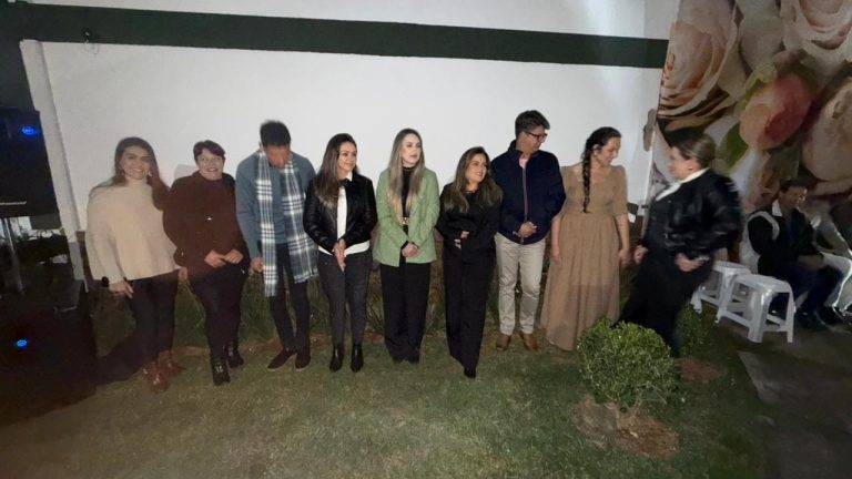 Vasconcelos apresenta as candidatas aos títulos de brotinho, super broto e rainha do 25º Festival de Morango, Rosas e Flores 11 Vasconcelos apresenta as candidatas aos títulos de brotinho, super broto e rainha do 25º Festival de Morango, Rosas e Flores - Imagem do WhatsApp de 2025 06 14 as 08.07.17 fed1c019