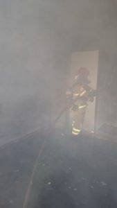 Incêndio atinge residência no bairro Tejuco, em São João del-Rei. Morador ficou ferido - IMG 20250705 WA0035