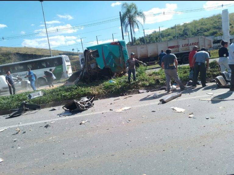 Acidente envolvendo dois ônibus deixa mortos e feridos na BR-040 - Imagem do WhatsApp de 2025 09 05 as 15.39.21 d4b2e9f3