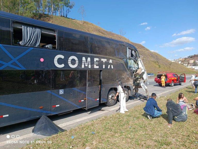 Acidente envolvendo dois ônibus deixa mortos e feridos na BR-040 - Imagem do WhatsApp de 2025 09 05 as 15.51.11 113bcac5