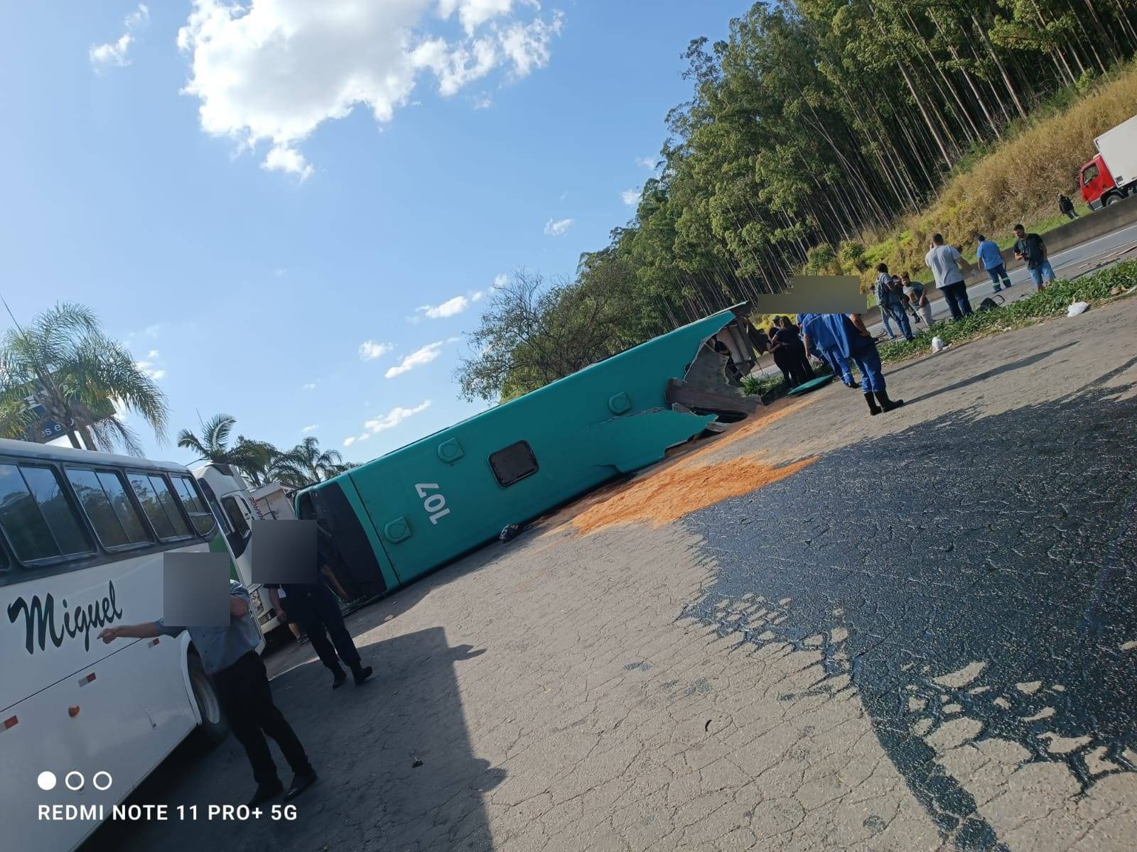 Acidente envolvendo dois ônibus deixa mortos e feridos na BR-040 - Imagem do WhatsApp de 2025 09 05 as 15.51.12 3771ecee 1