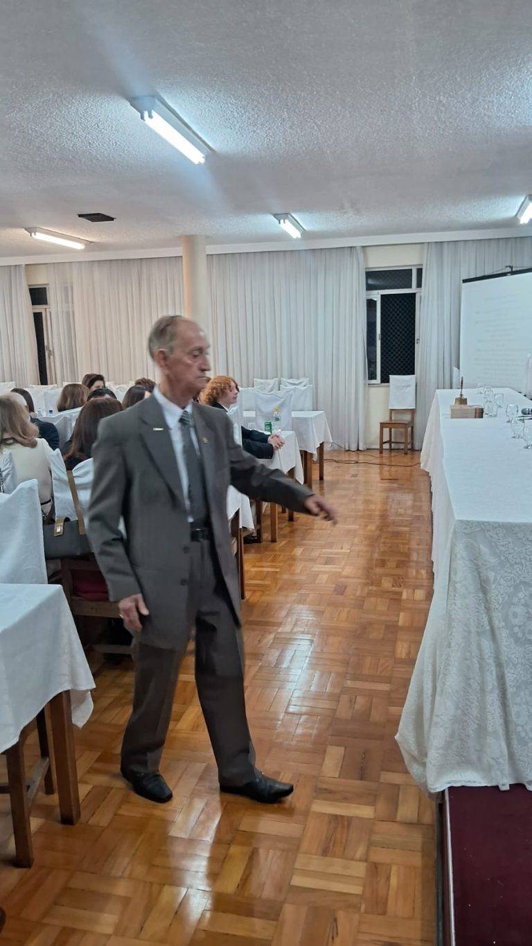 Empresário aborda a história do Comércio barbacenense em noite no Rotary 6 Empresário aborda a história do Comércio barbacenense em noite no Rotary - IMG 20251028 WA0145
