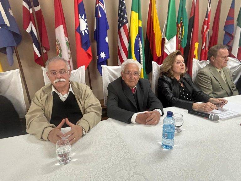 Empresário aborda a história do Comércio barbacenense em noite no Rotary 37 Empresário aborda a história do Comércio barbacenense em noite no Rotary - IMG 20251028 WA0148