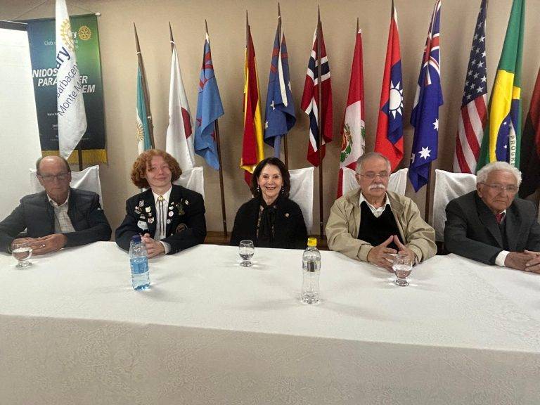 Empresário aborda a história do Comércio barbacenense em noite no Rotary 38 Empresário aborda a história do Comércio barbacenense em noite no Rotary - IMG 20251028 WA0149