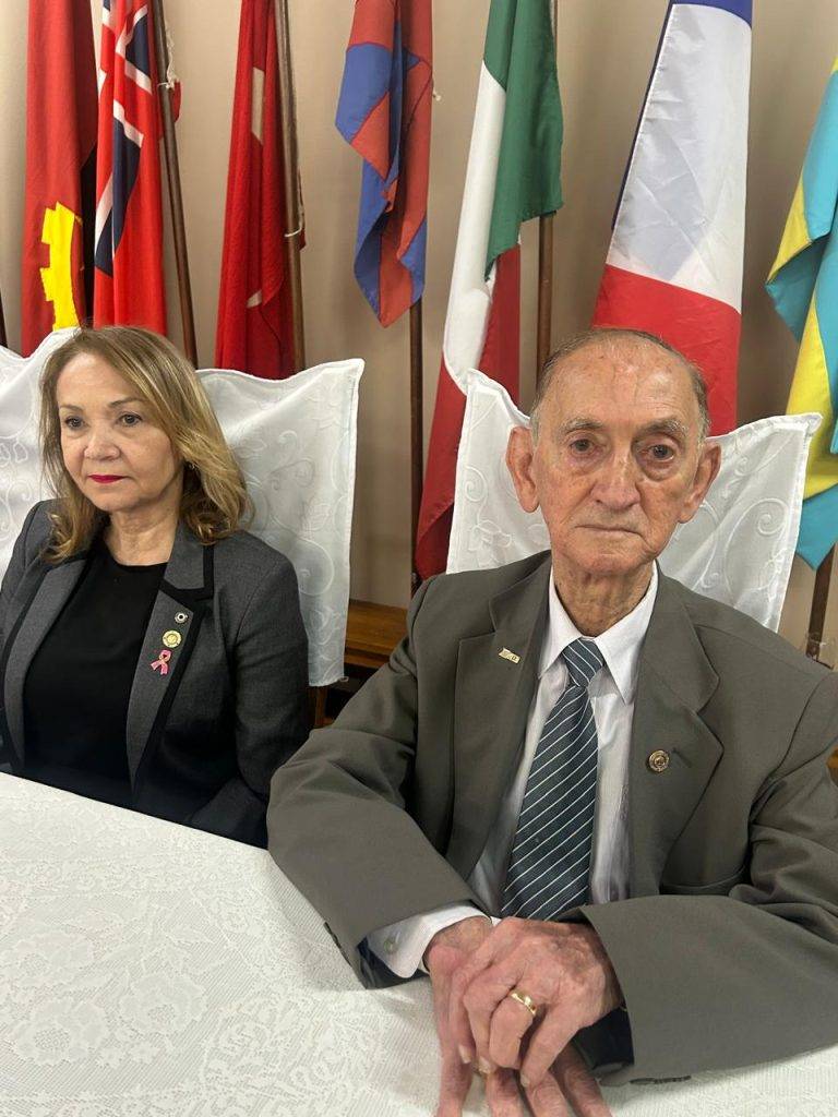 Empresário aborda a história do Comércio barbacenense em noite no Rotary 8 Empresário aborda a história do Comércio barbacenense em noite no Rotary - IMG 20251028 WA0151