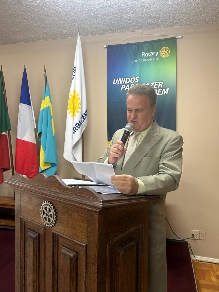 Empresário aborda a história do Comércio barbacenense em noite no Rotary 11 Empresário aborda a história do Comércio barbacenense em noite no Rotary - IMG 20251028 WA0158