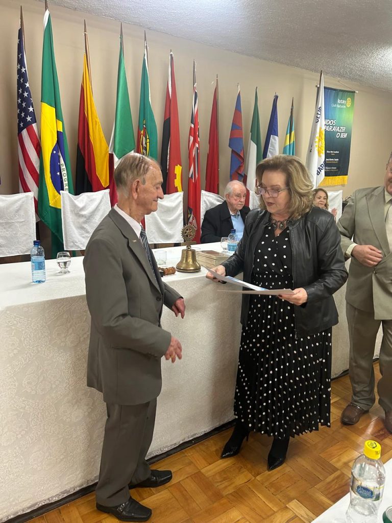 Empresário aborda a história do Comércio barbacenense em noite no Rotary 17 Empresário aborda a história do Comércio barbacenense em noite no Rotary - IMG 20251028 WA0165