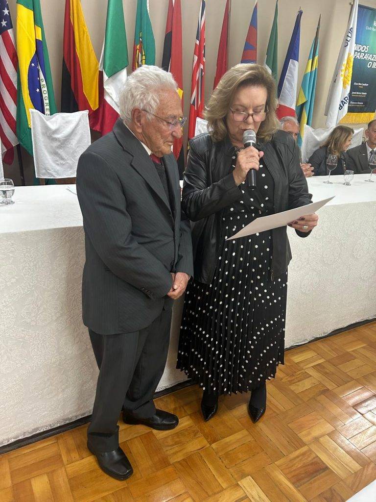 Empresário aborda a história do Comércio barbacenense em noite no Rotary 20 Empresário aborda a história do Comércio barbacenense em noite no Rotary - IMG 20251028 WA0168