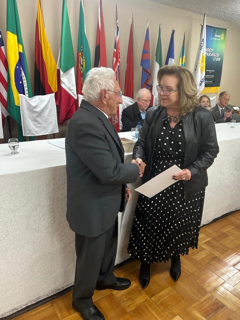 Empresário aborda a história do Comércio barbacenense em noite no Rotary 22 Empresário aborda a história do Comércio barbacenense em noite no Rotary - IMG 20251028 WA0170