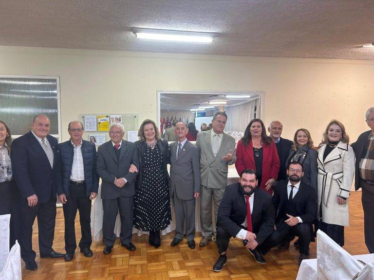 Empresário aborda a história do Comércio barbacenense em noite no Rotary 53 Empresário aborda a história do Comércio barbacenense em noite no Rotary - IMG 20251028 WA0187