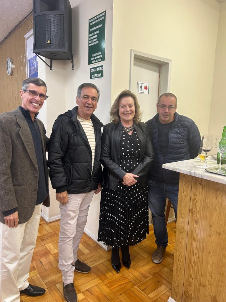 Empresário aborda a história do Comércio barbacenense em noite no Rotary 30 Empresário aborda a história do Comércio barbacenense em noite no Rotary - IMG 20251028 WA0188