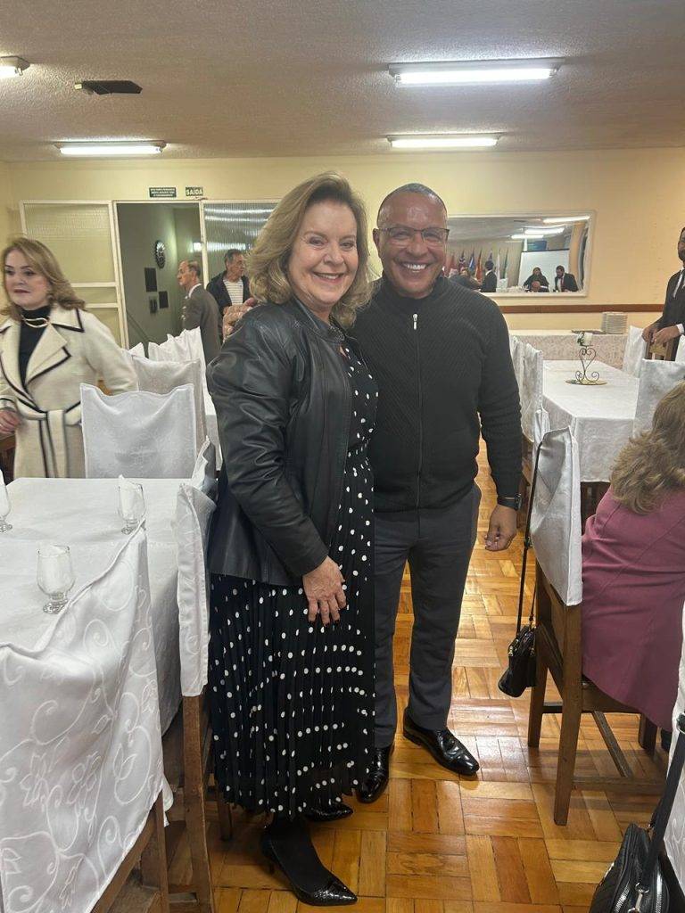 Empresário aborda a história do Comércio barbacenense em noite no Rotary 32 Empresário aborda a história do Comércio barbacenense em noite no Rotary - IMG 20251028 WA0191