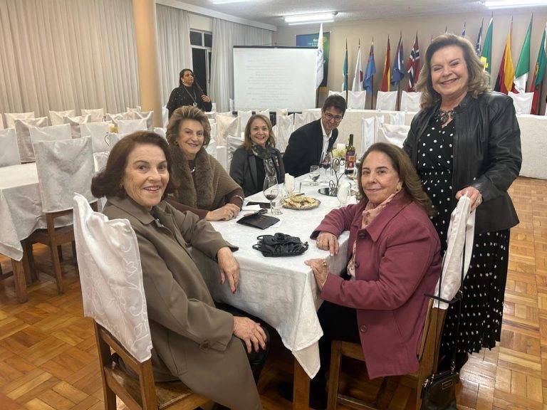 Empresário aborda a história do Comércio barbacenense em noite no Rotary 57 Empresário aborda a história do Comércio barbacenense em noite no Rotary - IMG 20251028 WA0194