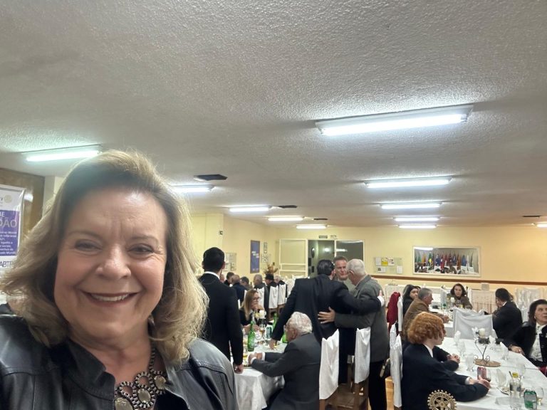 Empresário aborda a história do Comércio barbacenense em noite no Rotary 58 Empresário aborda a história do Comércio barbacenense em noite no Rotary - IMG 20251028 WA0196