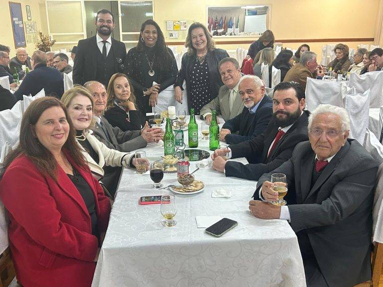 Empresário aborda a história do Comércio barbacenense em noite no Rotary 63 Empresário aborda a história do Comércio barbacenense em noite no Rotary - IMG 20251028 WA0201