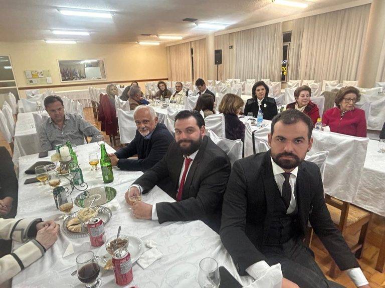 Empresário aborda a história do Comércio barbacenense em noite no Rotary 71 Empresário aborda a história do Comércio barbacenense em noite no Rotary - IMG 20251028 WA0210