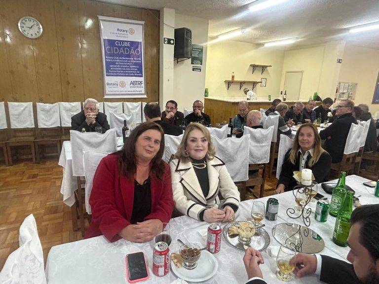 Empresário aborda a história do Comércio barbacenense em noite no Rotary 73 Empresário aborda a história do Comércio barbacenense em noite no Rotary - IMG 20251028 WA0212