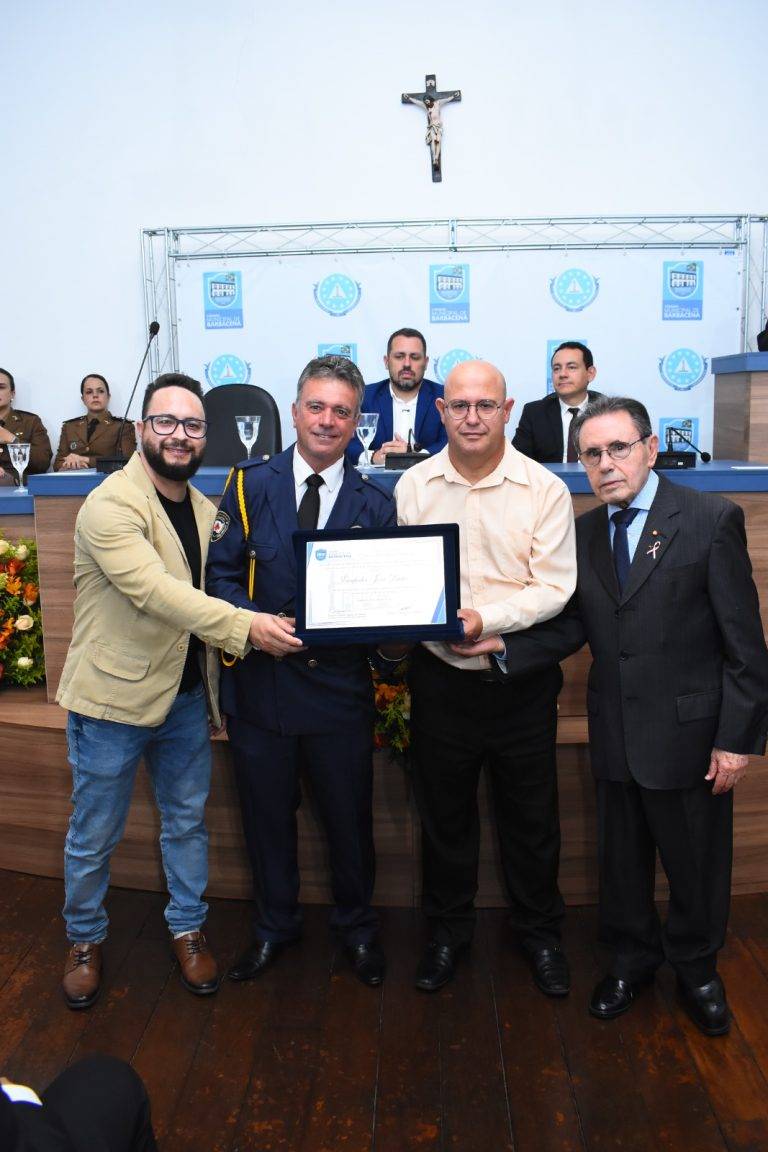 Servidores municipais homenageados na Câmara. Conheça a história de cada um 7 Servidores municipais homenageados na Câmara. Conheça a história de cada um - IMG 20251030 WA0071