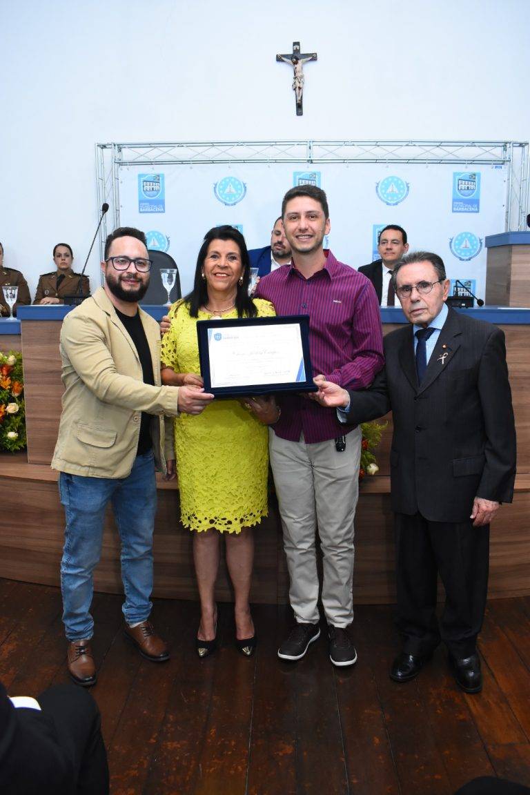 Servidores municipais homenageados na Câmara. Conheça a história de cada um 9 Servidores municipais homenageados na Câmara. Conheça a história de cada um - IMG 20251030 WA0073