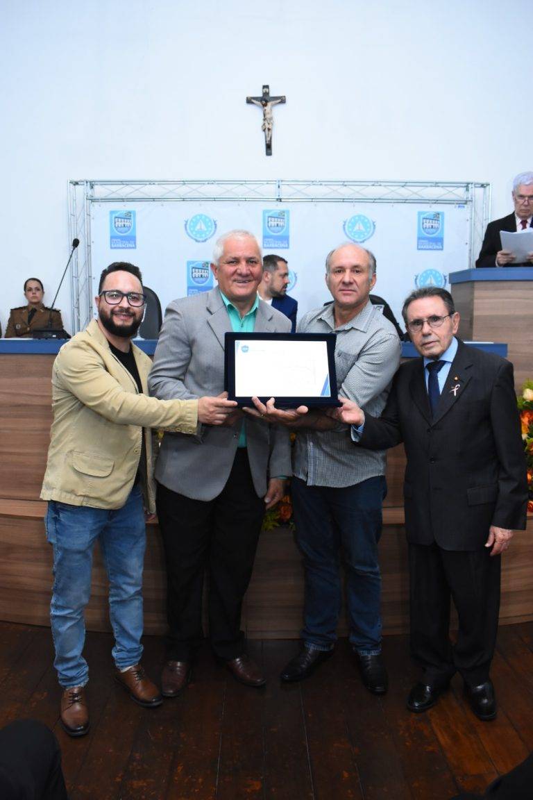 Servidores municipais homenageados na Câmara. Conheça a história de cada um 10 Servidores municipais homenageados na Câmara. Conheça a história de cada um - IMG 20251030 WA0074