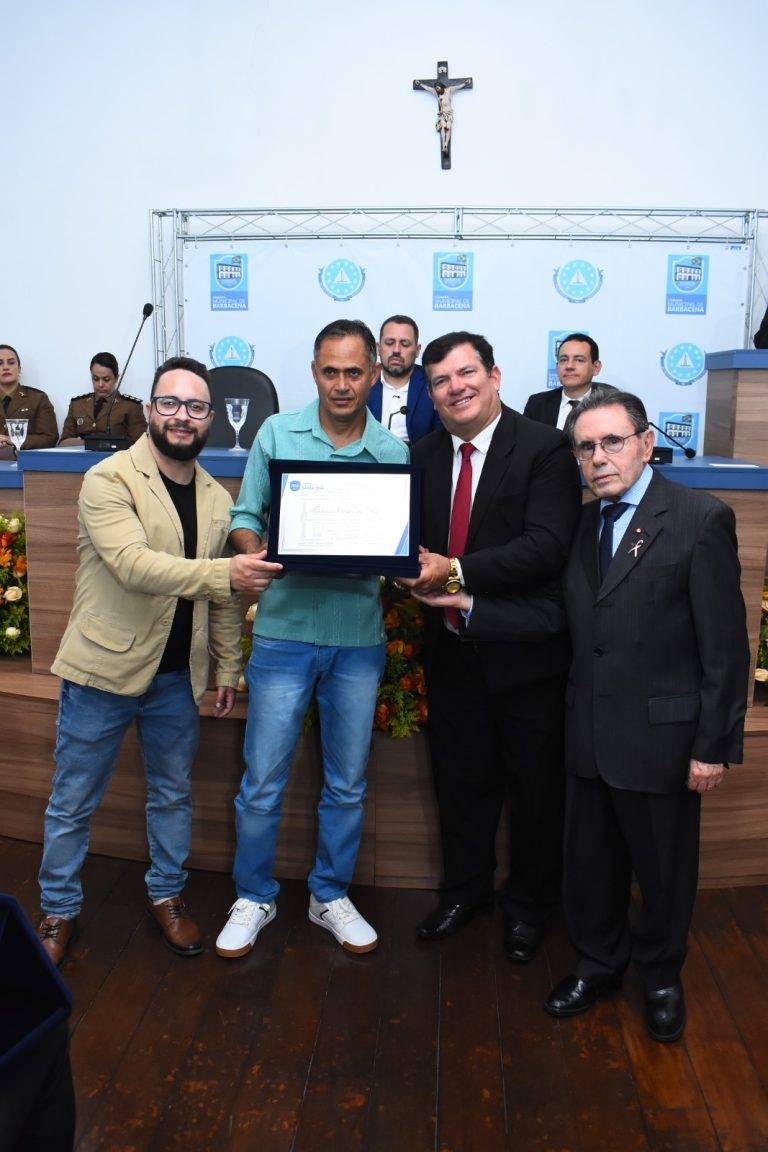 Servidores municipais homenageados na Câmara. Conheça a história de cada um 13 Servidores municipais homenageados na Câmara. Conheça a história de cada um - IMG 20251030 WA0077