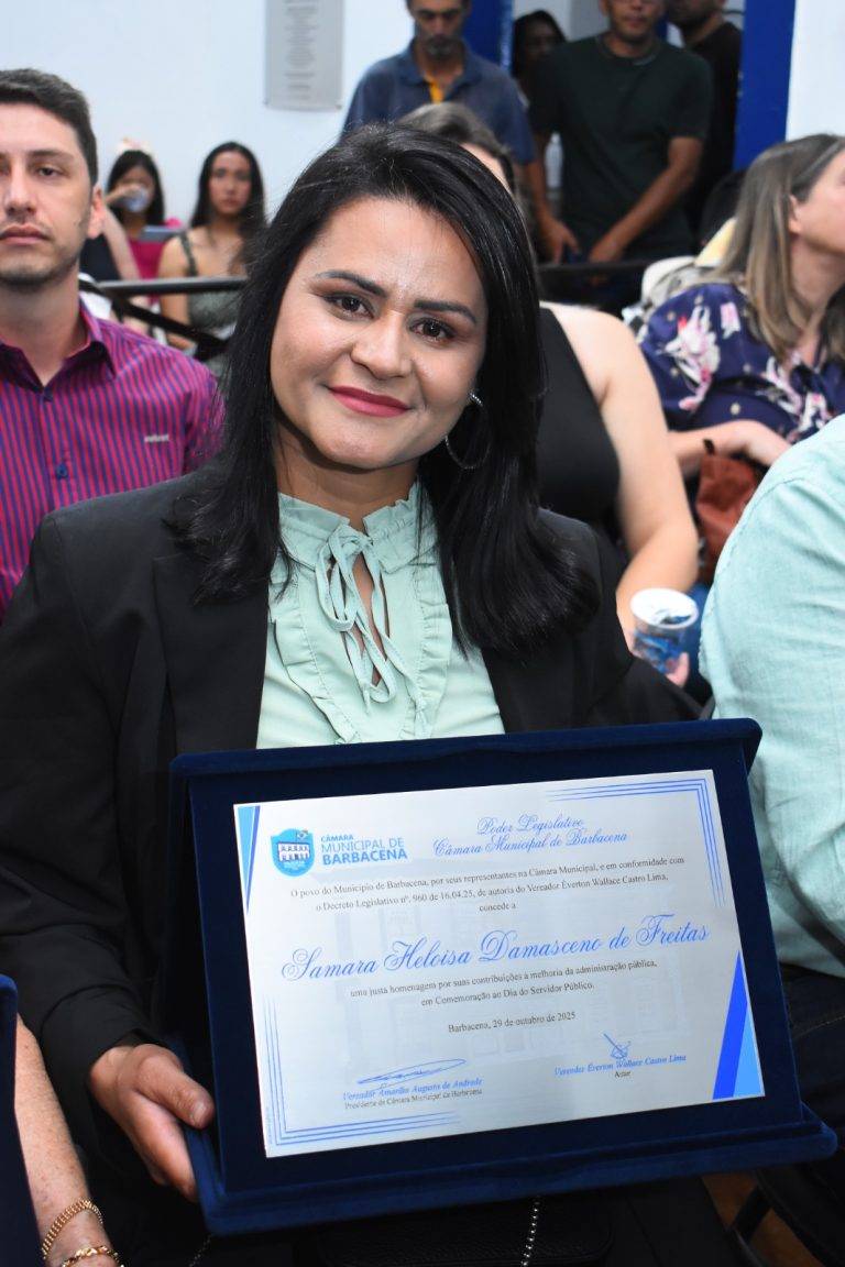 Servidores municipais homenageados na Câmara. Conheça a história de cada um 23 Servidores municipais homenageados na Câmara. Conheça a história de cada um - IMG 20251030 WA0087