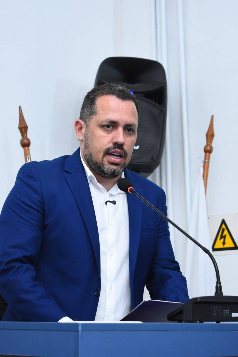 Servidores municipais homenageados na Câmara. Conheça a história de cada um 28 Servidores municipais homenageados na Câmara. Conheça a história de cada um - IMG 20251030 WA0092