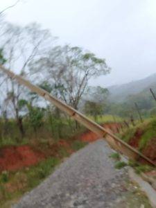 Forte chuva causa estragos e deixa moradores sem energia em Capela Nova - IMG 20251031 WA0004