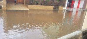 Forte chuva causa estragos e deixa moradores sem energia em Capela Nova - IMG 20251031 WA0005