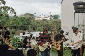 ‘Quaze Algo’ vai surpreender você com um som psicodélico 5 ‘Quaze Algo’ vai surpreender você com um som psicodélico - Imagem do WhatsApp de 2025 10 26 as 08.50.50 d1c60a6a