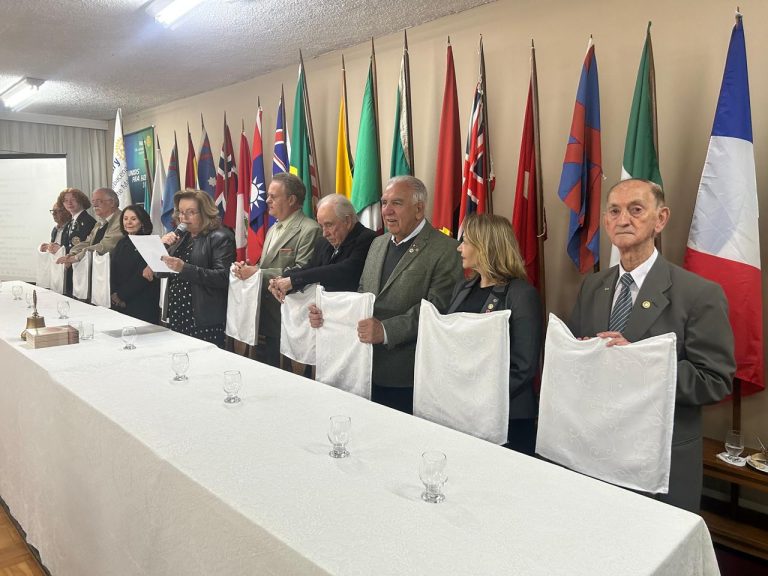 Empresário aborda a história do Comércio barbacenense em noite no Rotary 35 Empresário aborda a história do Comércio barbacenense em noite no Rotary - Imagem do WhatsApp de 2025 10 28 as 19.25.03 54af24d7