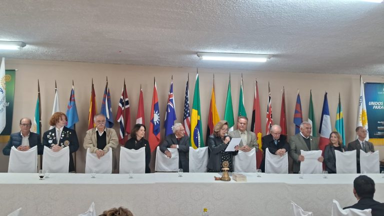 Empresário aborda a história do Comércio barbacenense em noite no Rotary 36 Empresário aborda a história do Comércio barbacenense em noite no Rotary - Imagem do WhatsApp de 2025 10 28 as 19.25.03 98d4dc70