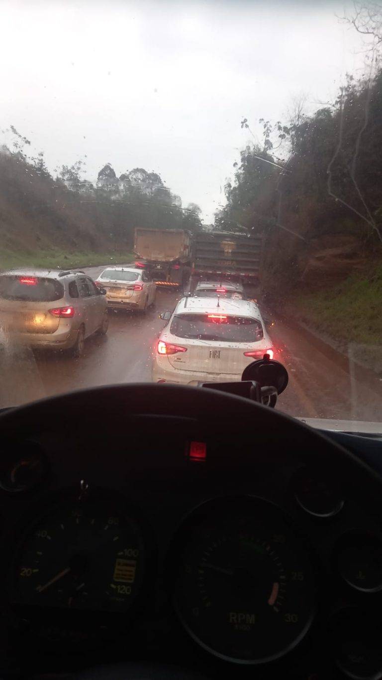 Semana já começa com acidente na 040 - WhatsApp Image 2025 11 17 at 06.11.55