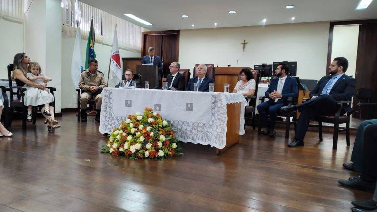 Magistrado condecorado com Medalha Desembargador Hélio Costa - WhatsApp Image 2025 12 03 at 16.45.31