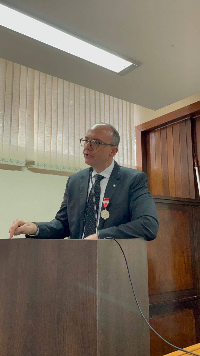 Magistrado condecorado com Medalha Desembargador Hélio Costa - WhatsApp Image 2025 12 03 at 18.58.33 1