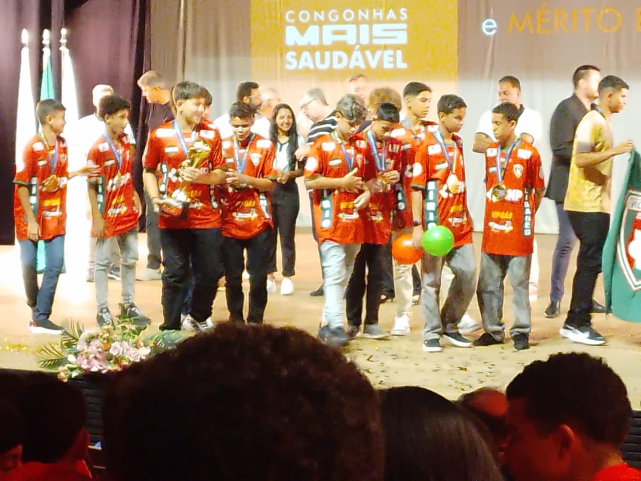 Atletas do Villa do Carmo são homenageados em Congonhas - WhatsApp Image 2025 12 18 at 10.44.52