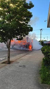Ônibus é consumido por chamas na região do Ibiapaba, em Barbacena - WhatsApp Image 2025 12 22 at 23.07.40