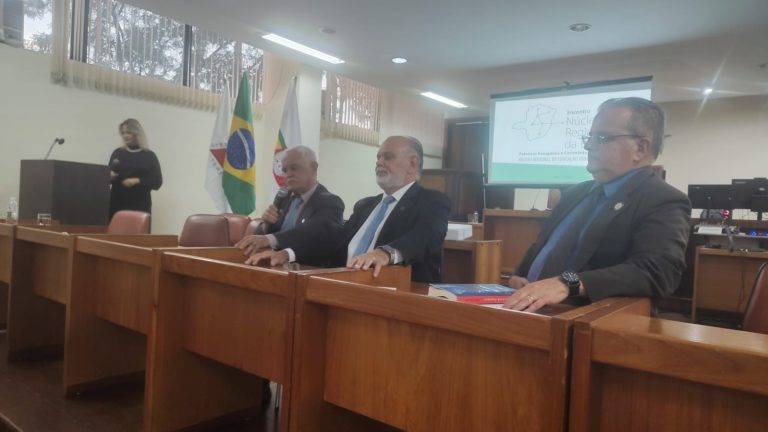 Juiz Marcos Alves conduzirá Escola Judicial na Comarca de Barbacena 11 Juiz Marcos Alves conduzirá Escola Judicial na Comarca de Barbacena - nucleo da EJEF 101225 12