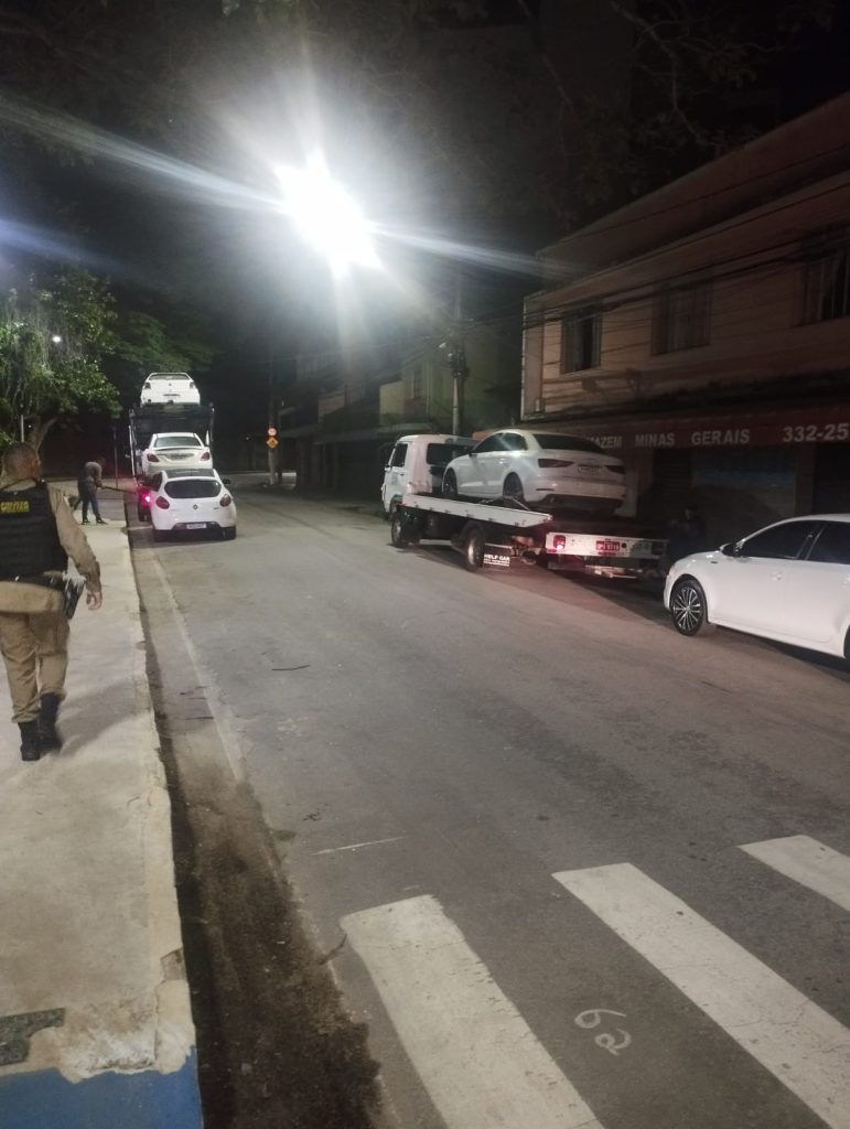 Cinco carros apreendidos por excesso de velocidade e manobras arriscadas em Barbacena 2 Cinco carros apreendidos por excesso de velocidade e manobras arriscadas em Barbacena - Foto de Fernando 1 17