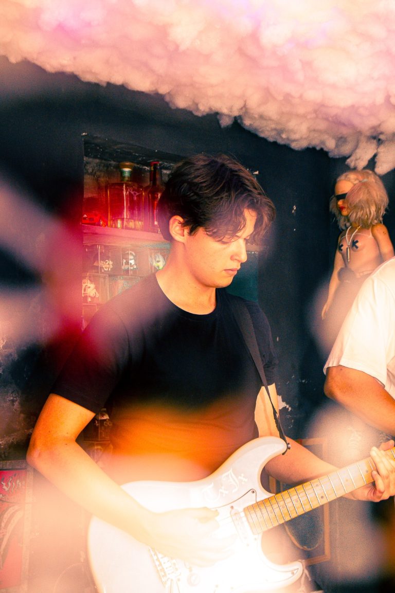 Banda barbacenense de Crossover/Rap/Hardcore/Funk Rock está na PREMIERE - WhatsApp Image 2026 01 05 at 21.55.53