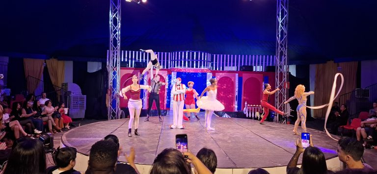 Marcos Frota leva crianças ao picadeiro em noite de estreia em Barbacena - 20260219 202127