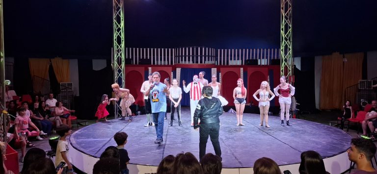 Marcos Frota leva crianças ao picadeiro em noite de estreia em Barbacena - 20260219 215110