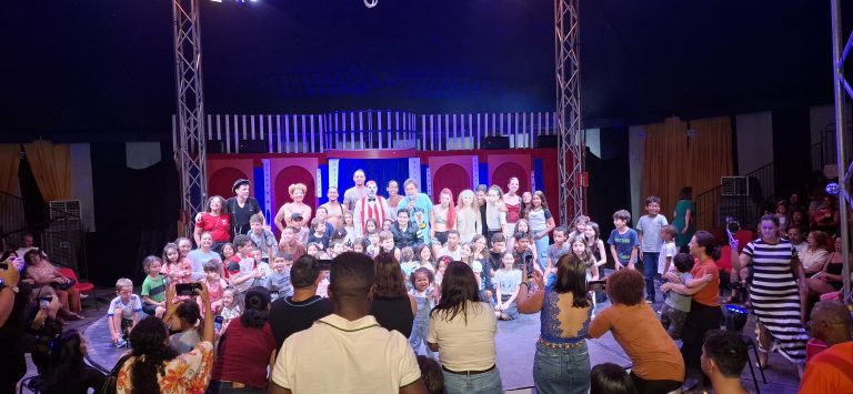 Marcos Frota leva crianças ao picadeiro em noite de estreia em Barbacena - 20260219 215226