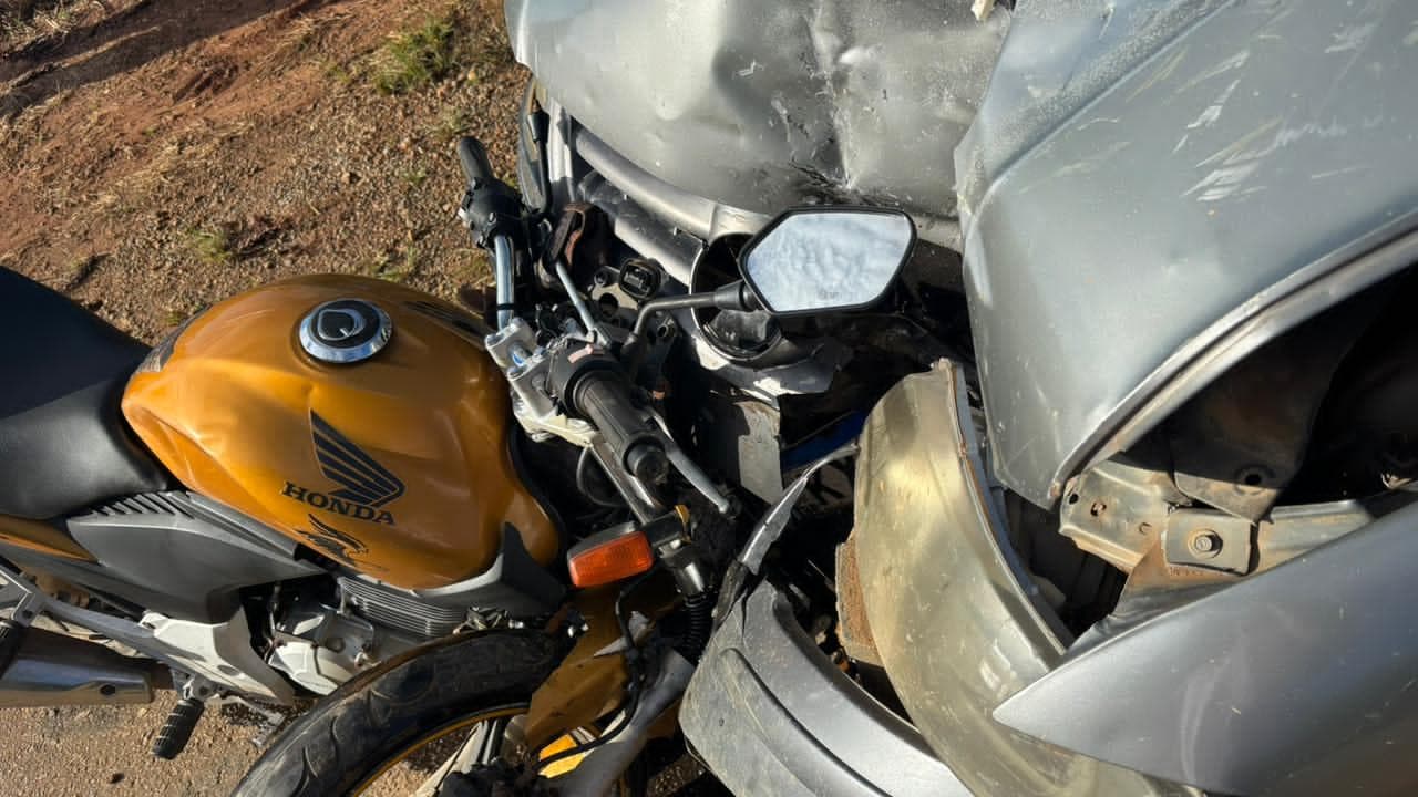 Motociclista fica ferido em colisão com carro na MG 275 - 197735